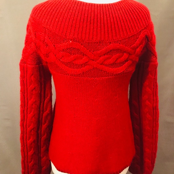 VS-Cable Knit Sweater - Picture 3 of 8